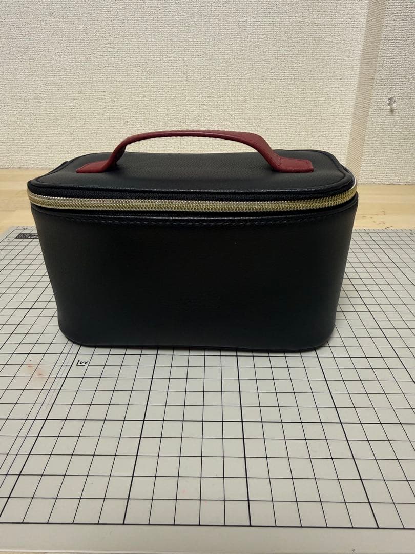 ブルガリ アメニティポーチ エミレーツ航空 ファーストクラス BVLGARI