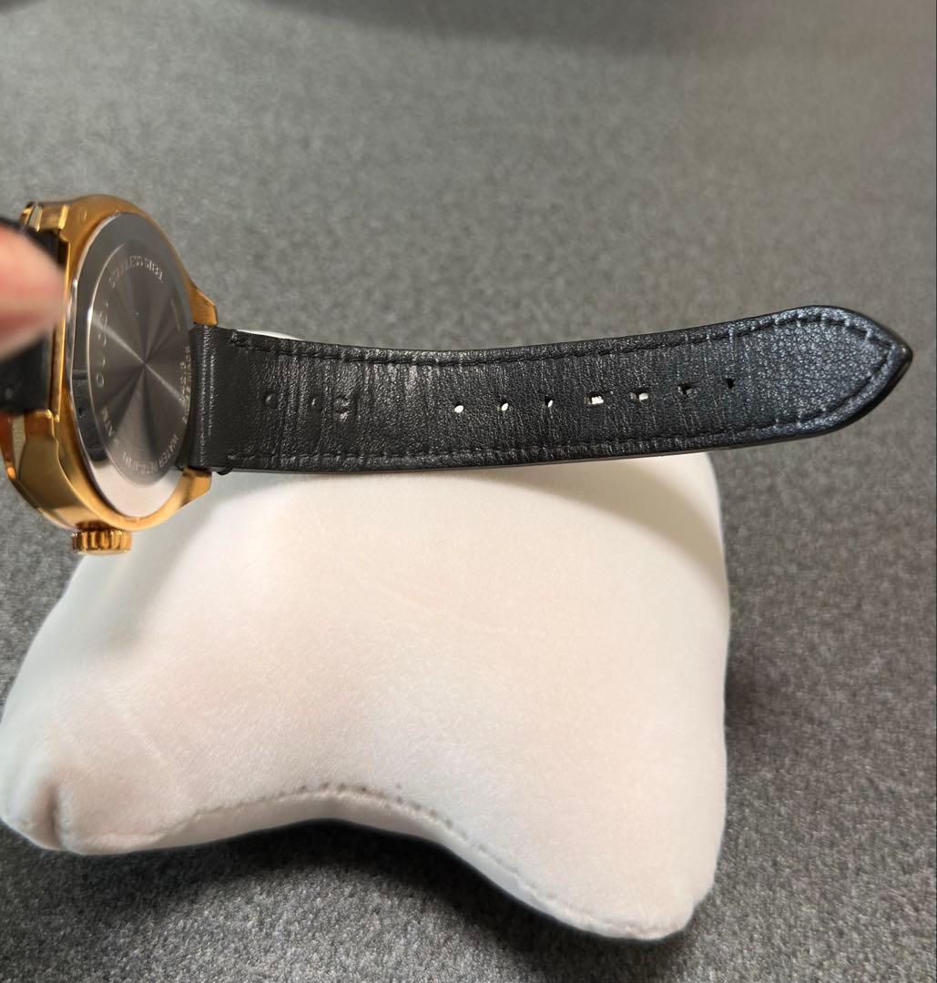 GUCCI ペア時計 142.3 (メンズ) 142.5 (レディース)