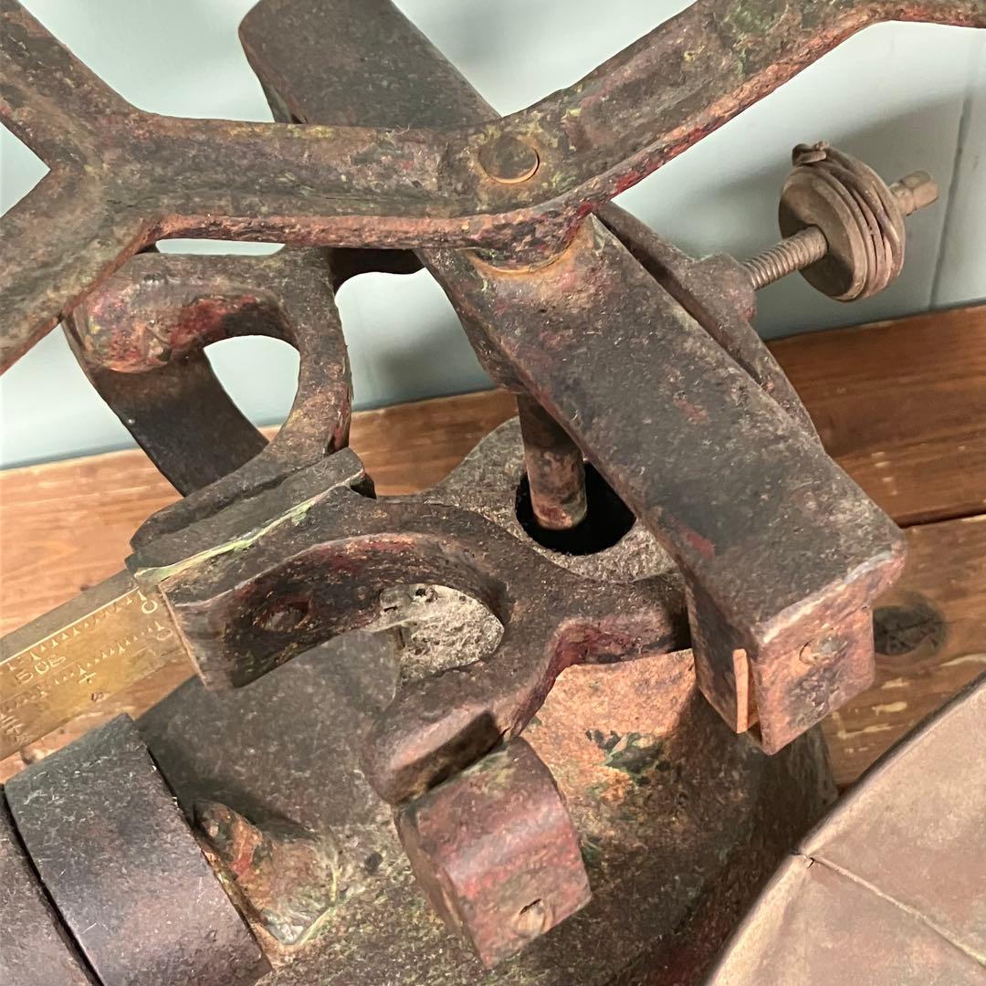 【超希少品✨】アンティーク　昭和レトロ不等比皿手動はかり　不等比皿秤 古い金属製