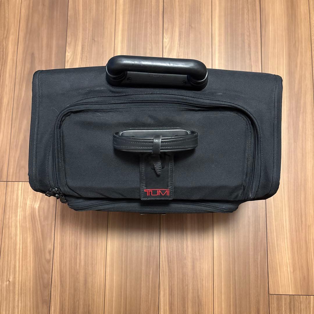 TUMI ブラック キャリーケース　4輪　機内持ち込み可能