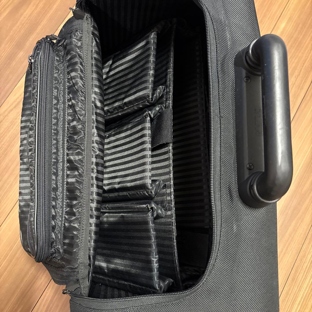 TUMI ブラック キャリーケース　4輪　機内持ち込み可能