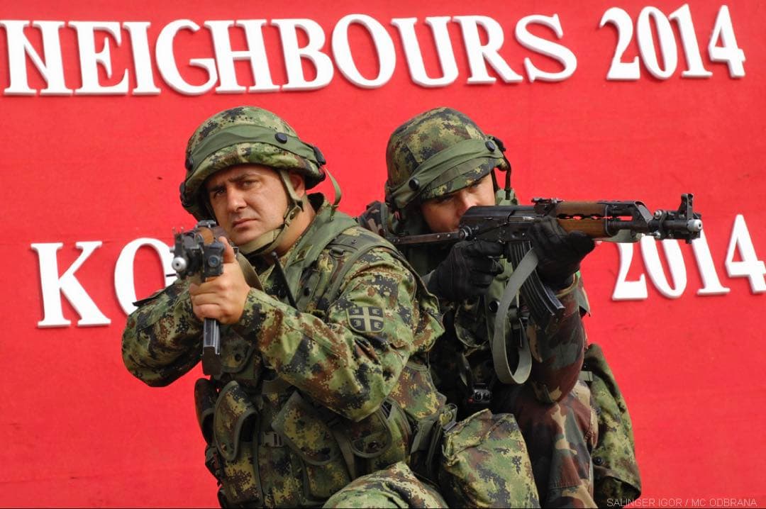 セルビア軍 現行 M10迷彩　ベスト