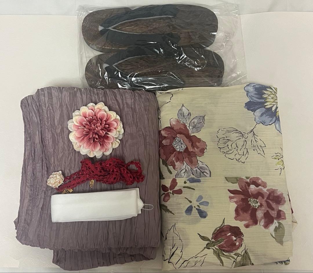 dita浴衣 花柄浴衣セット（白地・赤・紫・青） 下駄、帯飾り、髪飾り付き