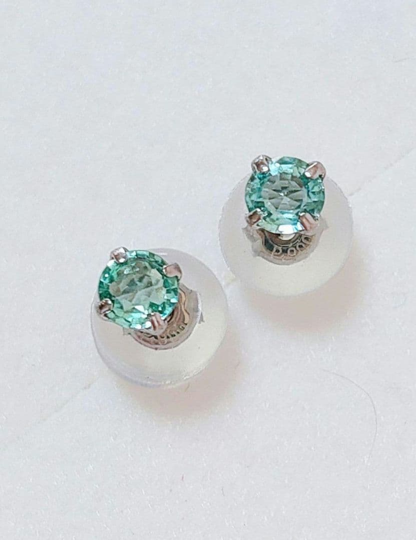未使用品 pt900 天然エメラルド ピアス