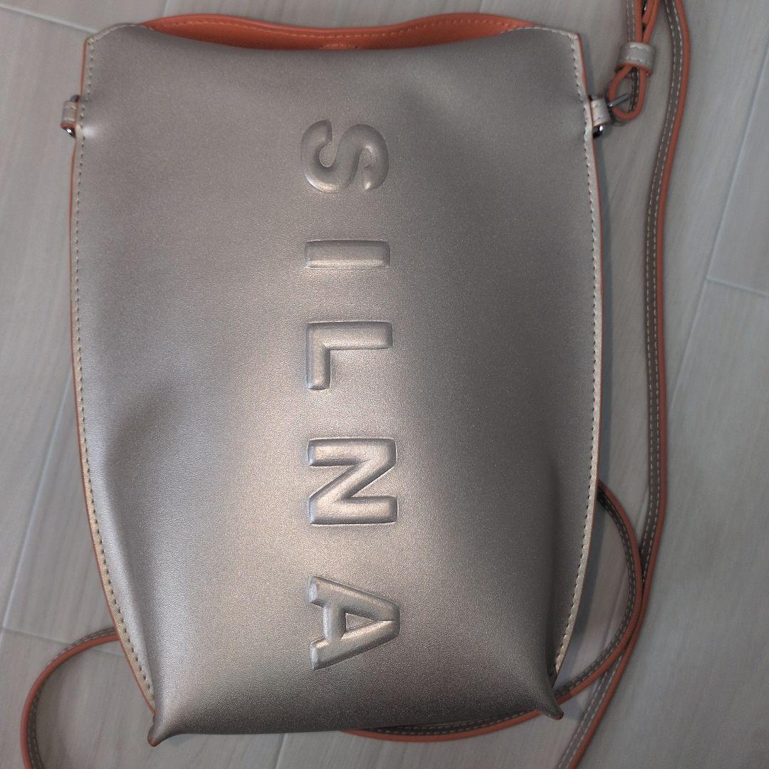 美品　SILNA minacolo　ショルダー マルチケース ゴールド×オレンジ