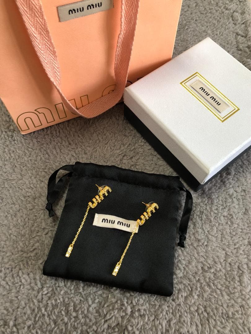 MIU MIU ピアス　アクセサリー【箱付き】