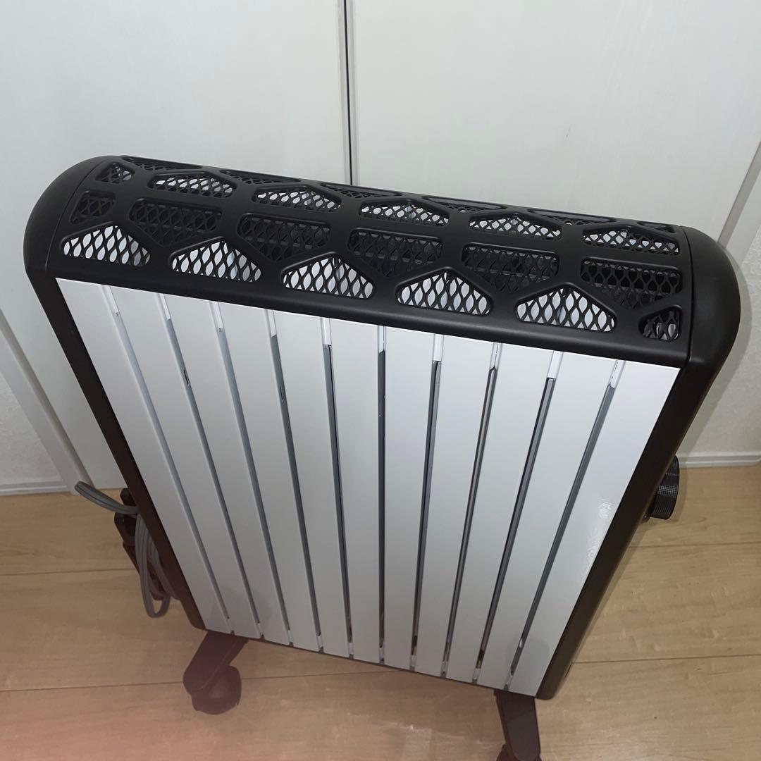 極美品です！DeLonghiオイルヒーター、モデルMDHS15-BK