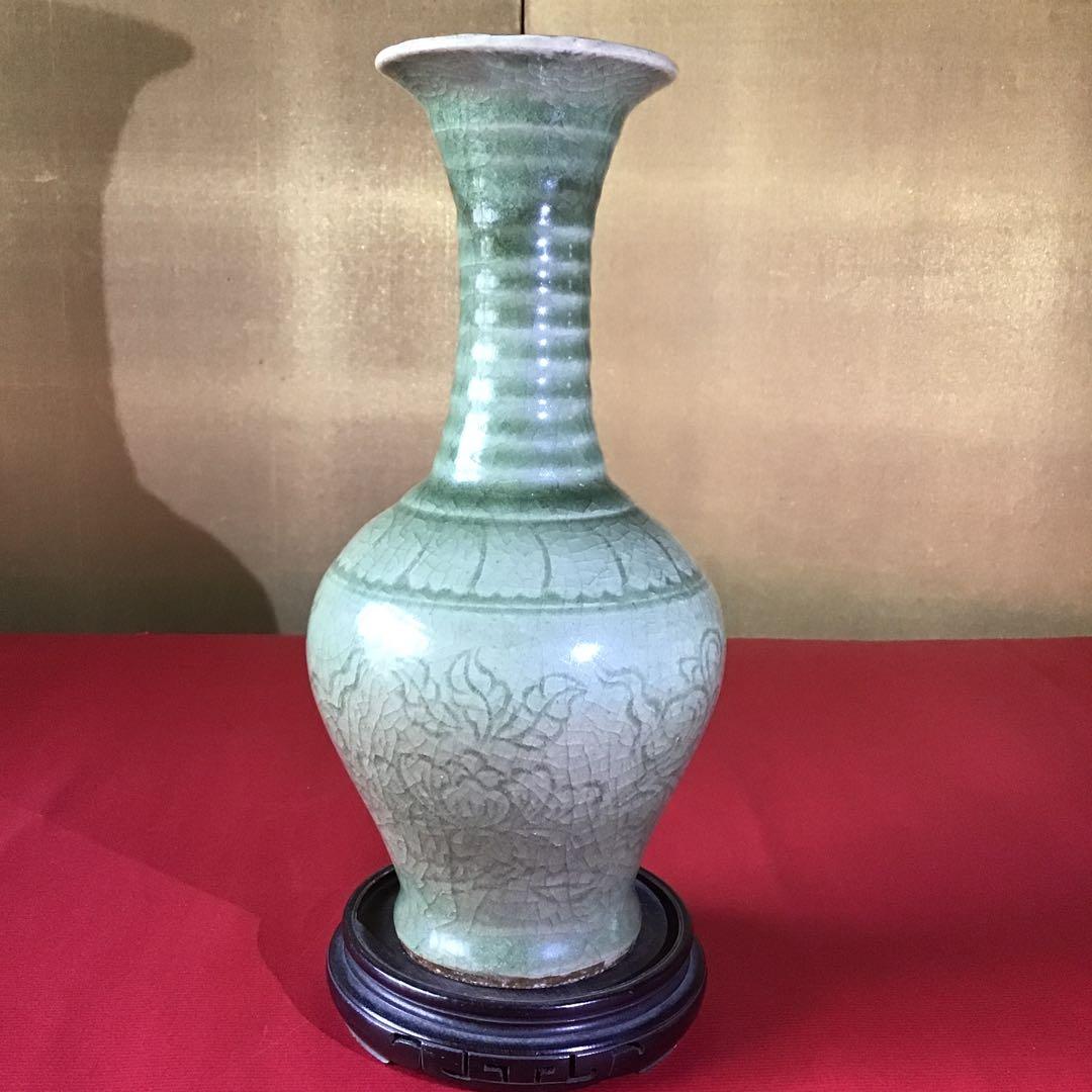 龍泉窯　青磁　隠刻牡丹紋図　明代