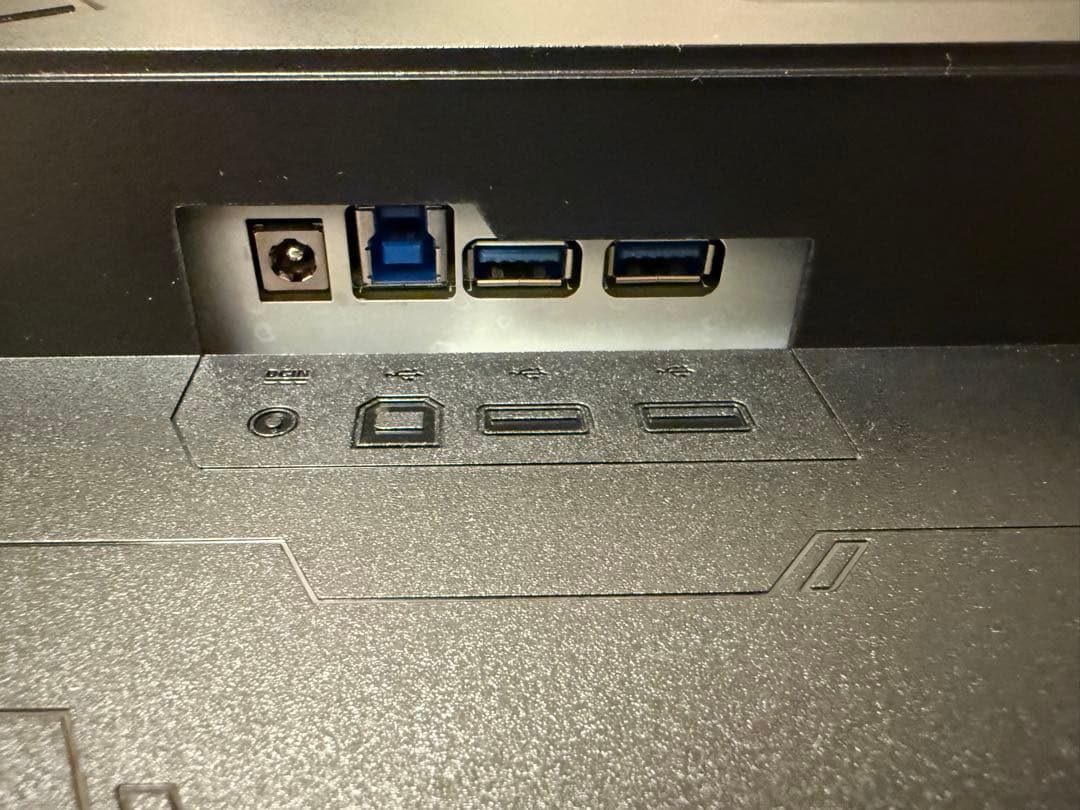 ASUS TUF Gaming VG28UQL1Aモニター