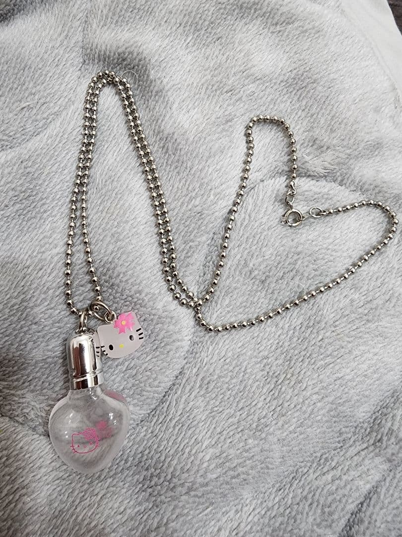 【激レア品】サンリオ　HELLO KITTY　パフュームペンダント　美品