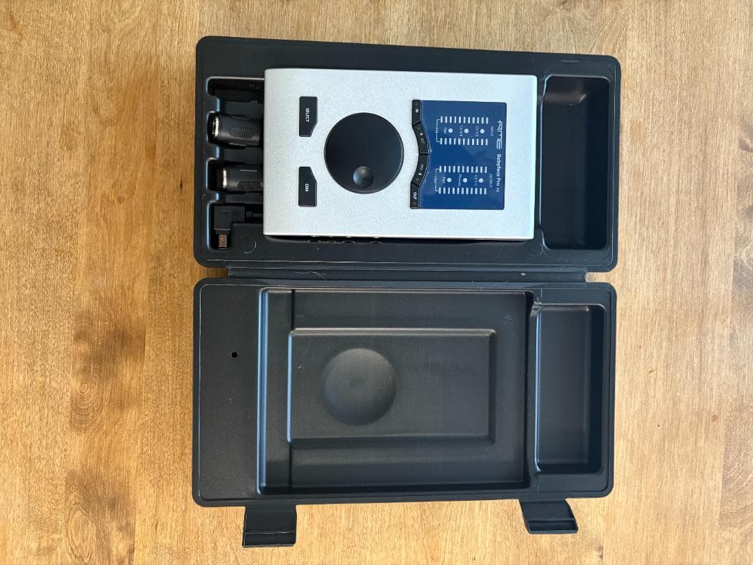 RME オーディオインターフェイス 本体とケーブル（ケース有り）