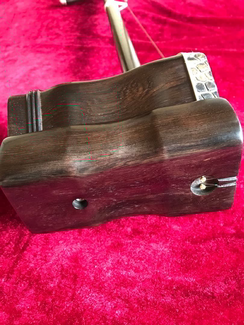 大特価・二胡★上級黒檀★古月琴坊・黄建洪製作★十年保証★二胡必需品セット