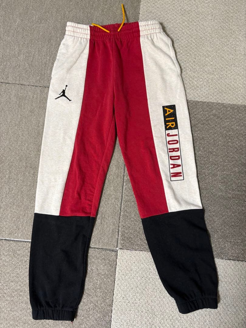 まとめ売り　男の子用冬物衣類　150 パーカー　パンツ