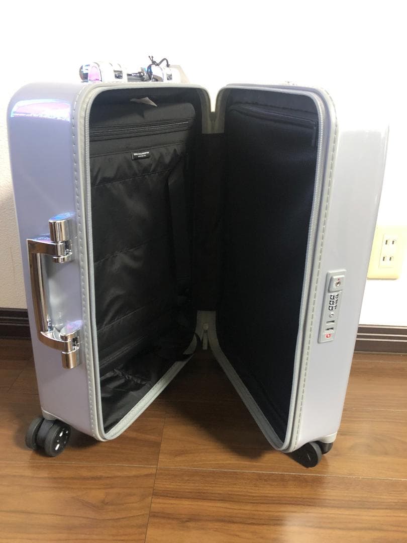 【正規品】ゼロハリバートン クラッシック3.0 スーツケース 32L 81561