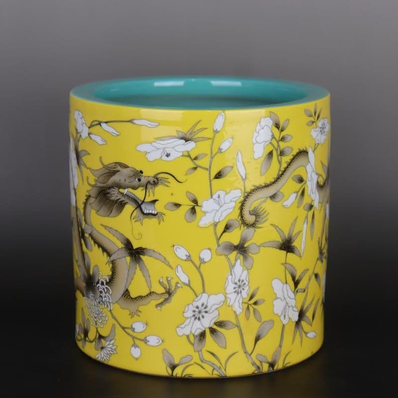 清慈禧黄地パステル彩竜紋の筆箱です  陶磁器 装飾品 現代工芸品美術品 置物