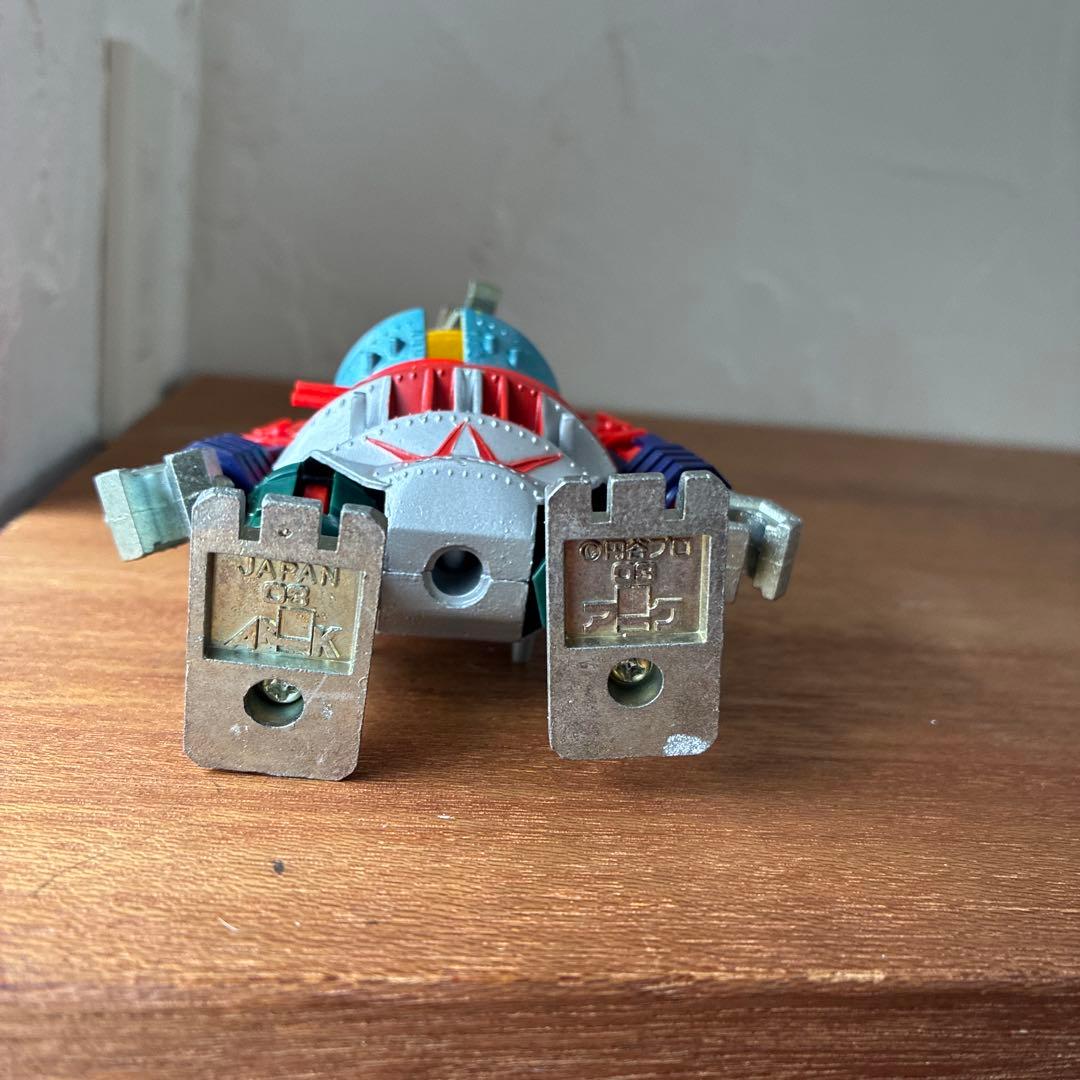 メカブラックキングのアークロン合金