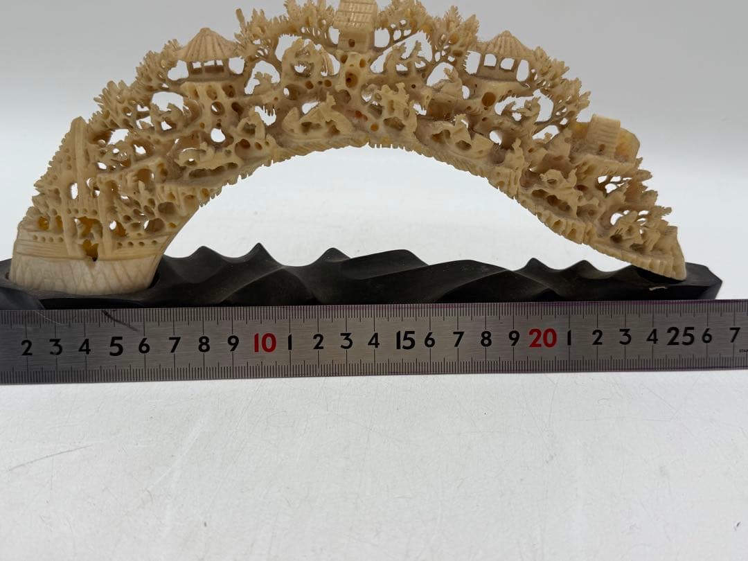 極上　透過し彫　置物　184g 台付　送料込み251112