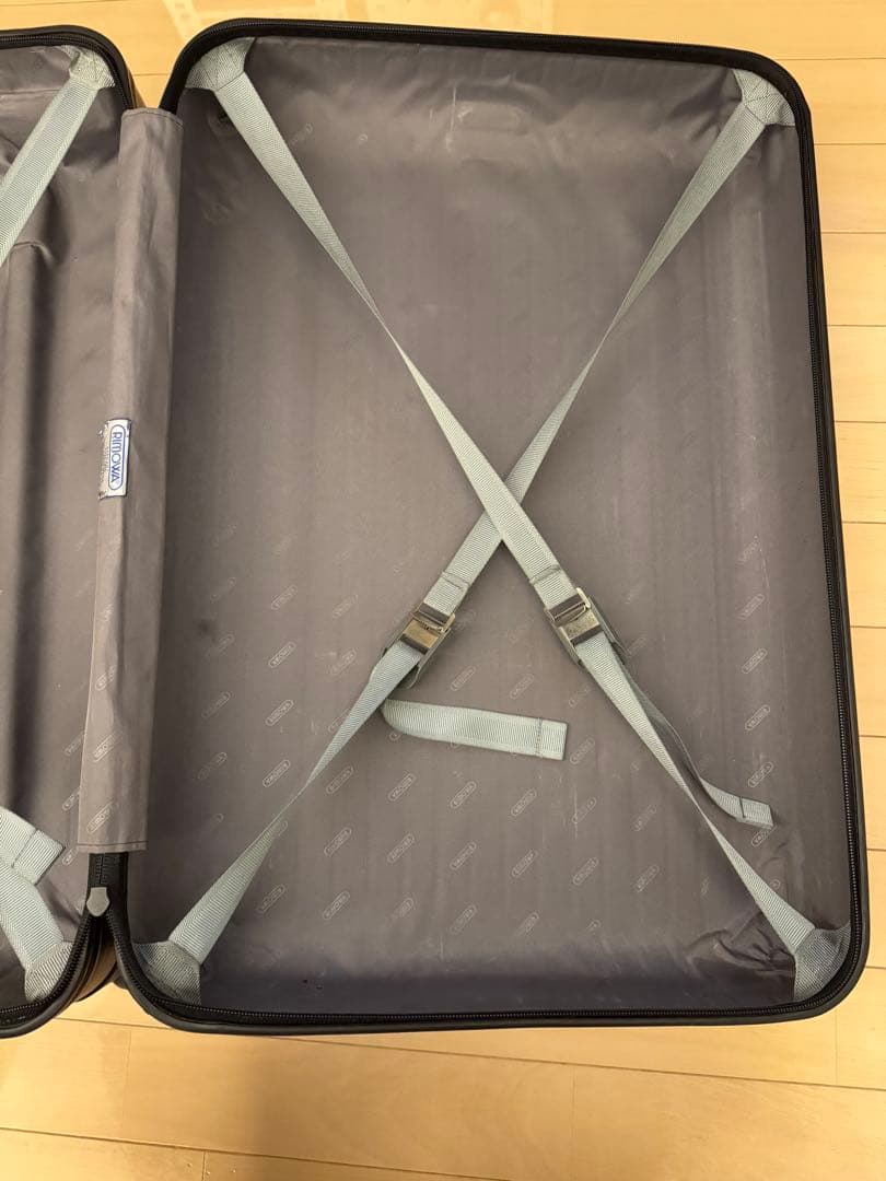 RIMOWA ブラック キャリーケース ２輪