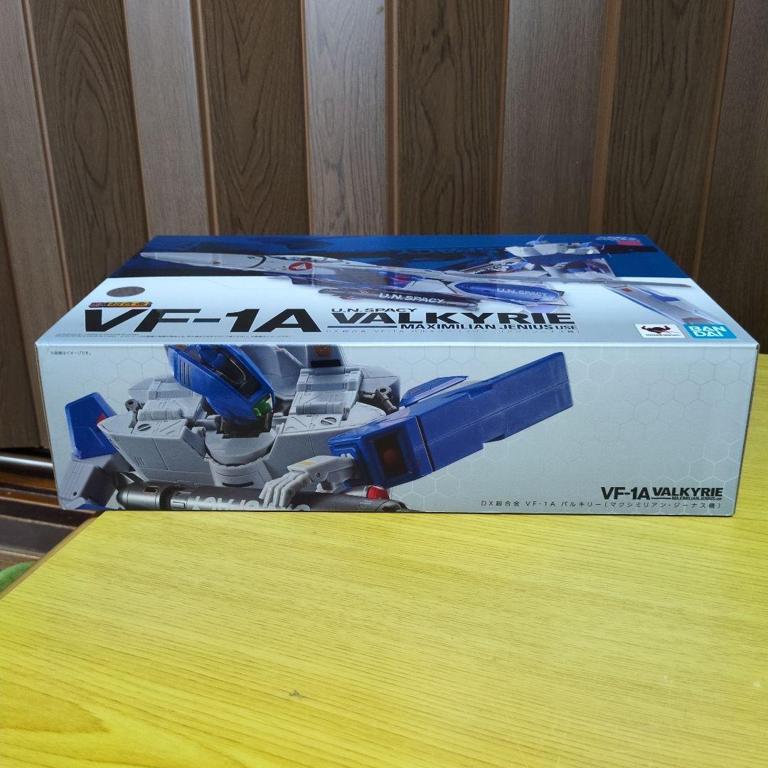 DX超合金 VF-1A VALKYRIE マキシミリアン・ジェニウス専用機