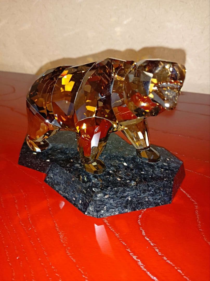 どっしり、ズッシリ★☆SWAROVSKI　クマ　スワロフスキー　フィギュリン