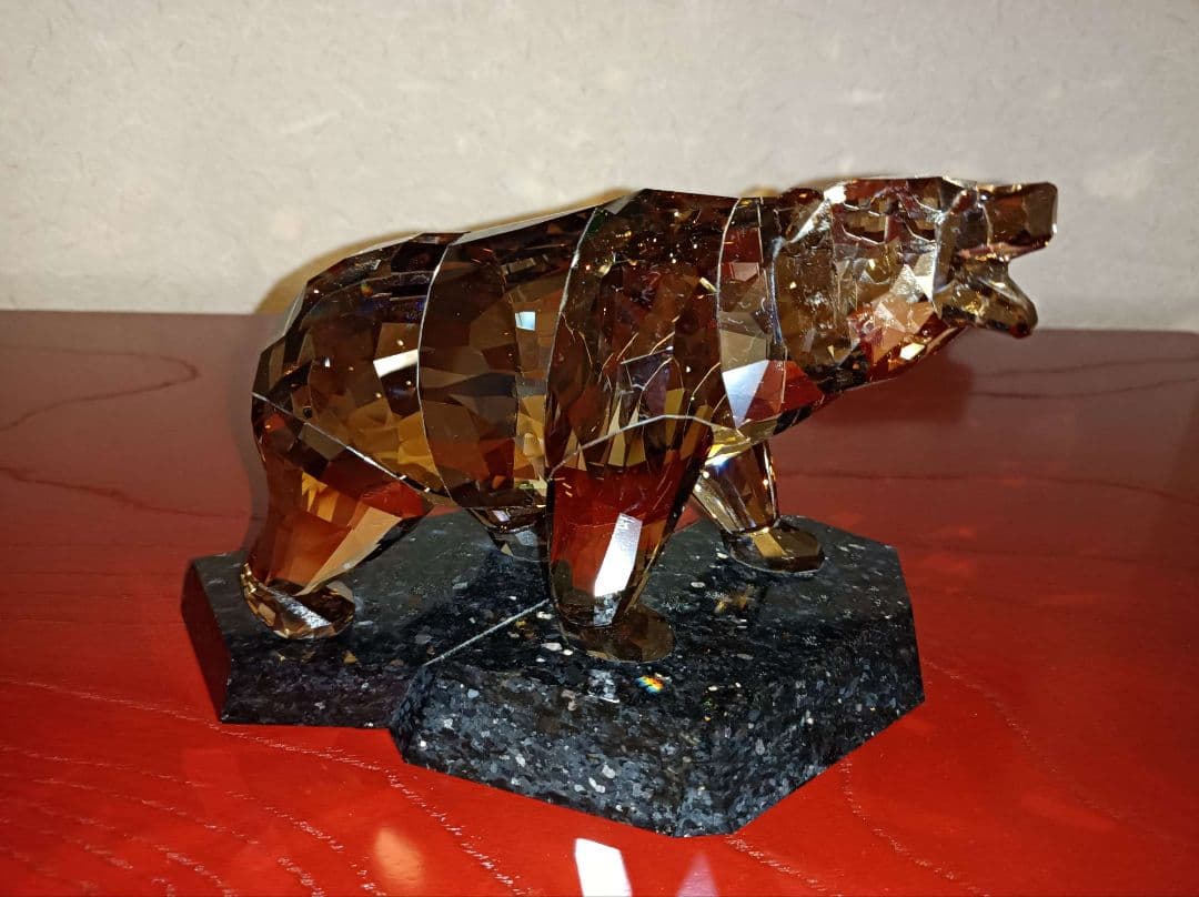 どっしり、ズッシリ★☆SWAROVSKI　クマ　スワロフスキー　フィギュリン