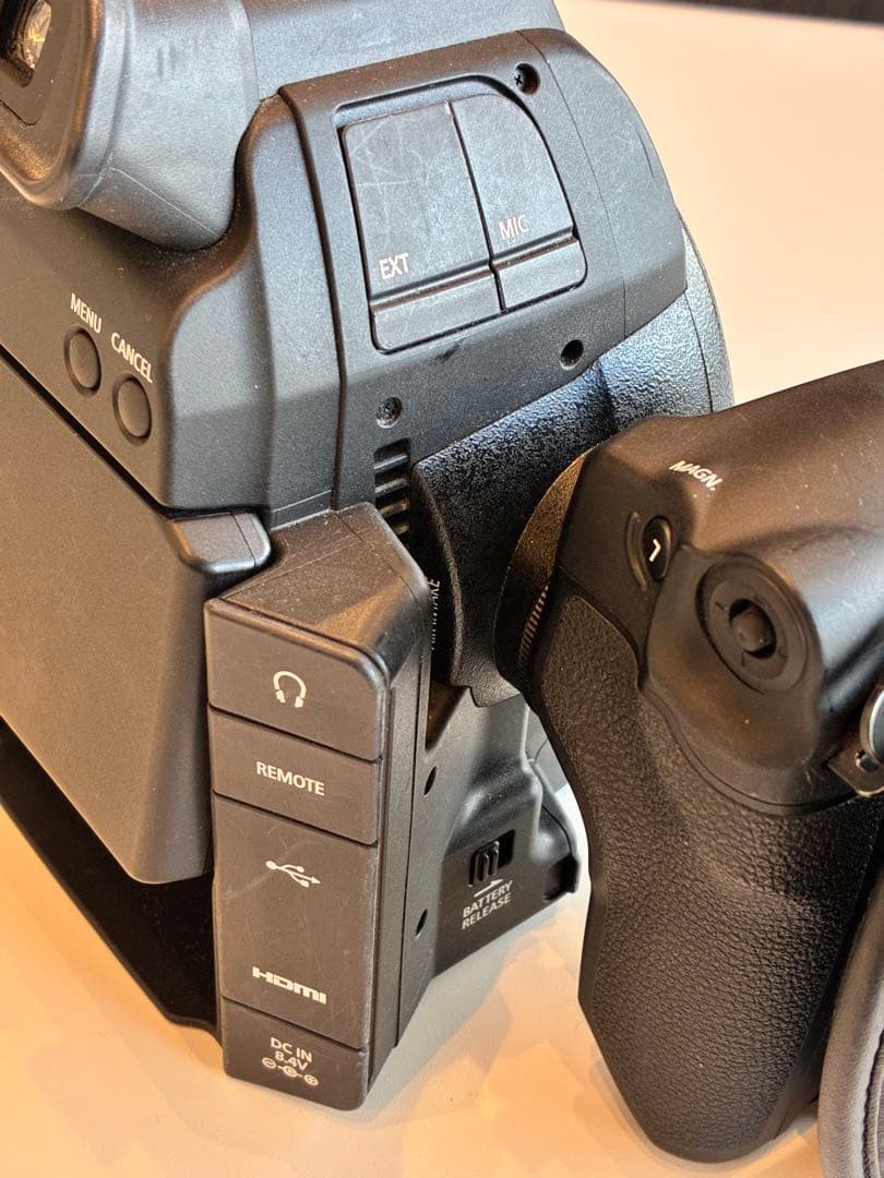 Canon EOS C100 ボディ（EFマウント）通電217時間