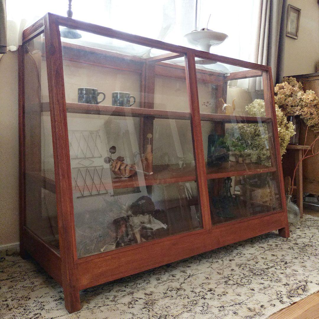 ガラスケース　ショーケース　店舗什器　ガラスキャビネット　パンケース