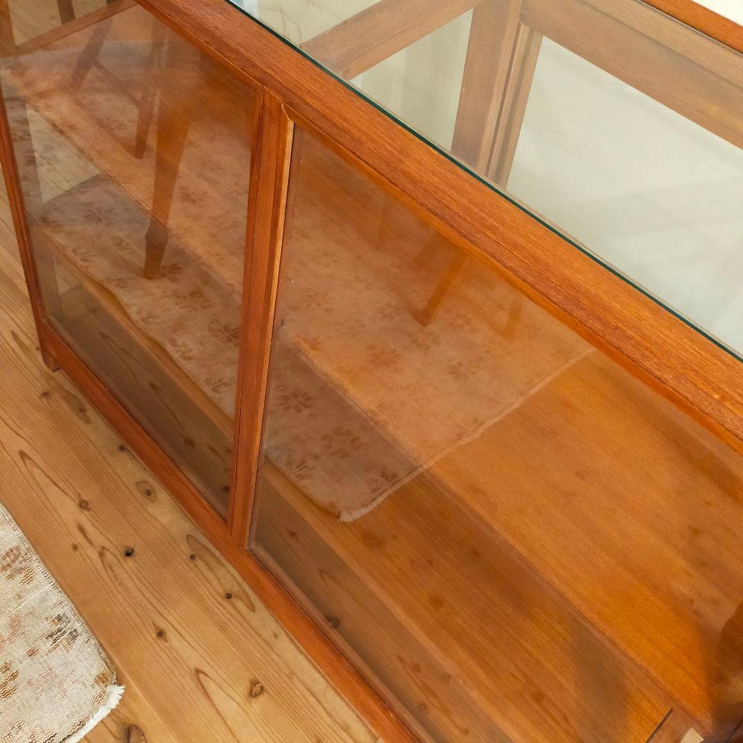 ガラスケース　ショーケース　店舗什器　ガラスキャビネット　パンケース