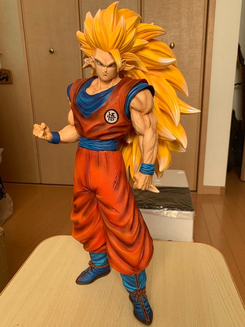 海外フィギュア　孫悟空スーパーサイヤ人3