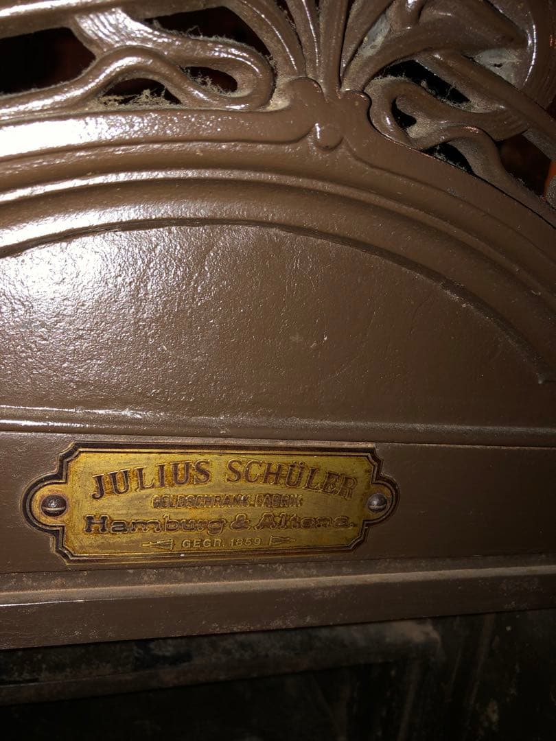 アンティークドイツ製金庫1900年初頭