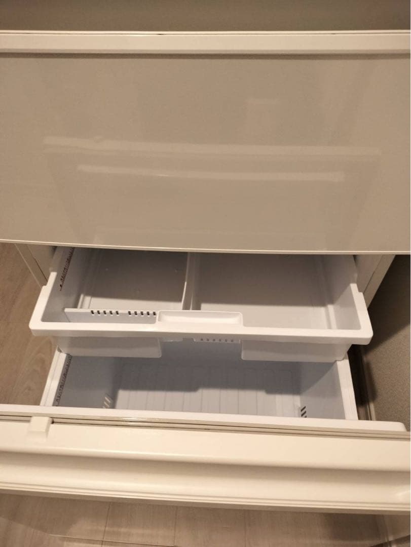 冷凍冷蔵庫　製氷機能付き　2021年製　三菱電機　330L MR-C33F-W