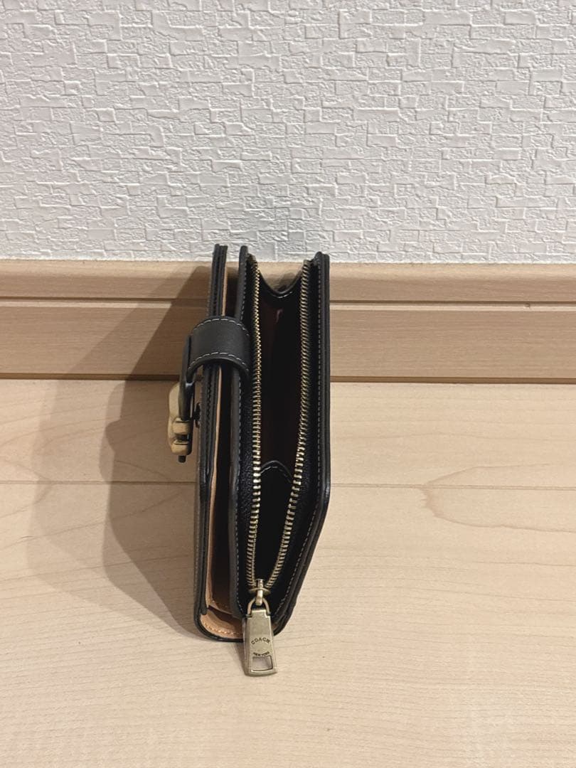 【大人気商品】COACH コーチ タビーミディアムウォレット　黒色