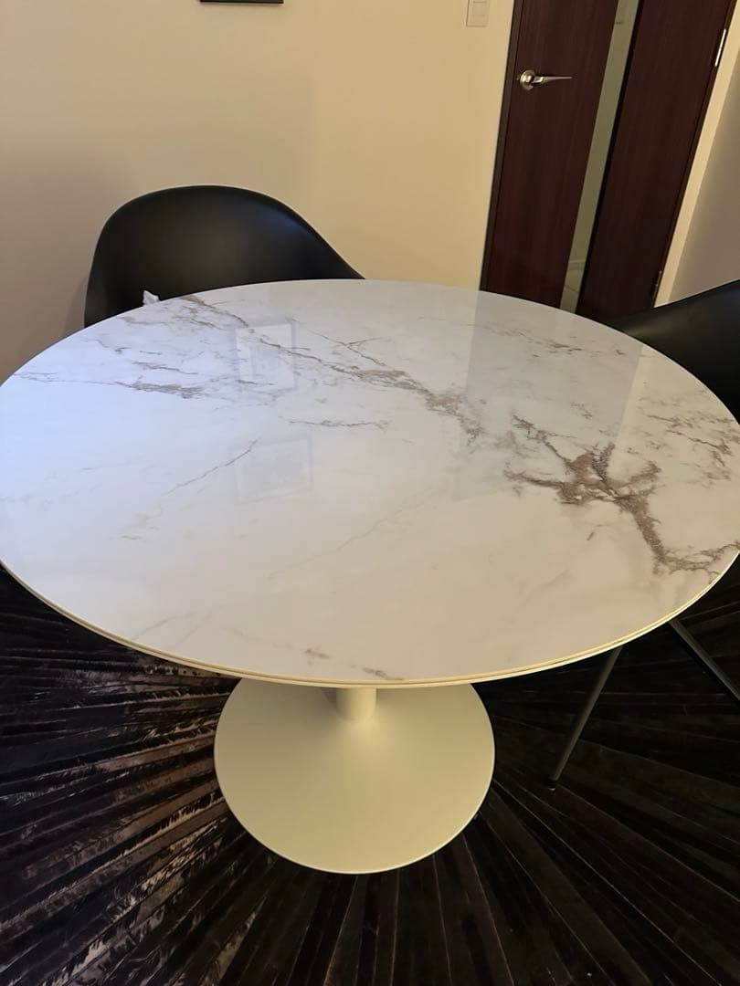ボーコンセプト　ニューヨークtable 円形大理石風ダイニングテーブル