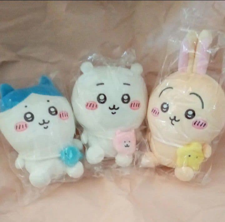 ちいかわ　お出かけ楽しみ！お座りミニぬいぐるみ　３体セット