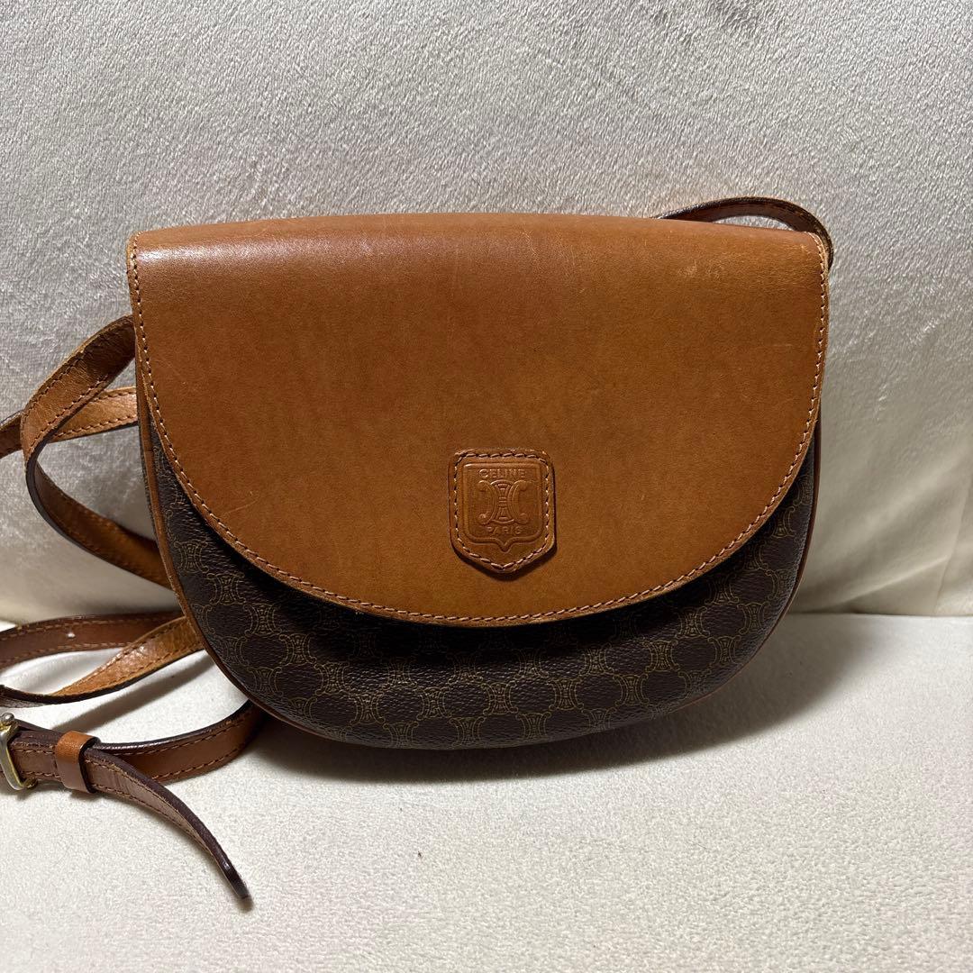 セリーヌ　ショルダーバッグ　マカダム　トリオンフ