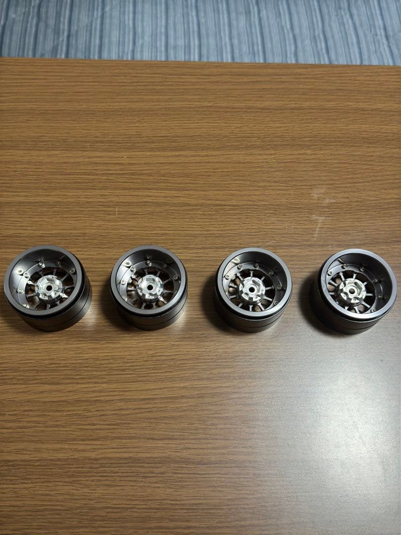 Axial SCX10 TREAL 2.2インチ ビードロックホイール