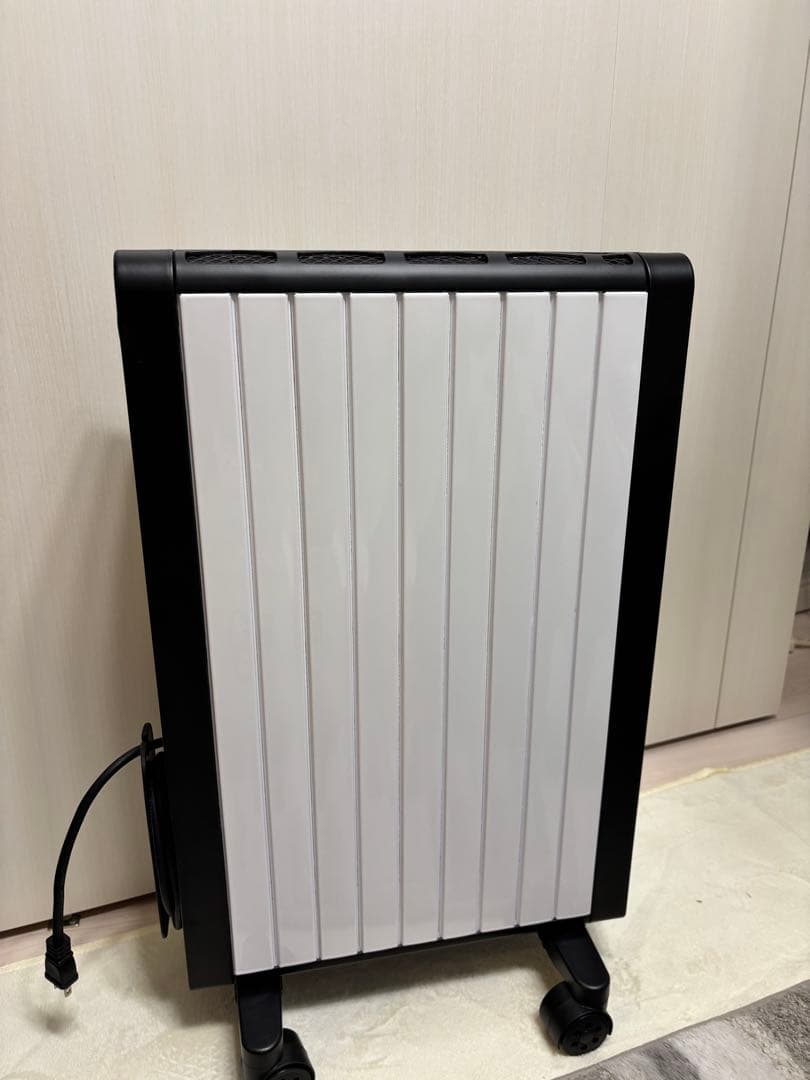 オイルレスヒーター　オイルフリーヒーター　8畳　美品