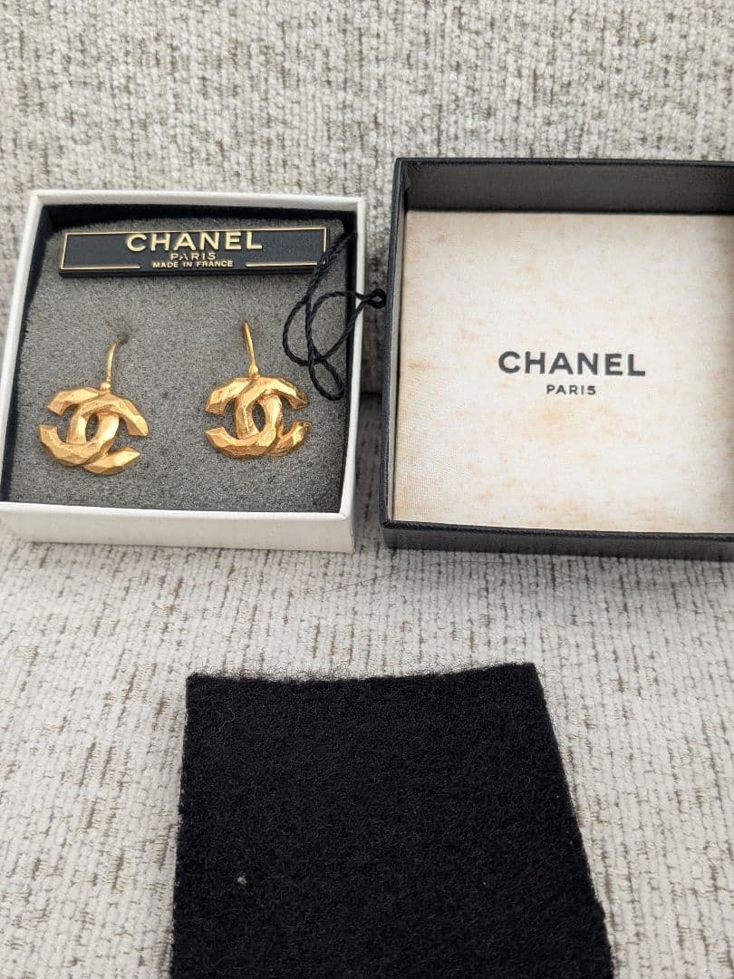 CHANEL ヴィンテージピアス(両耳用)