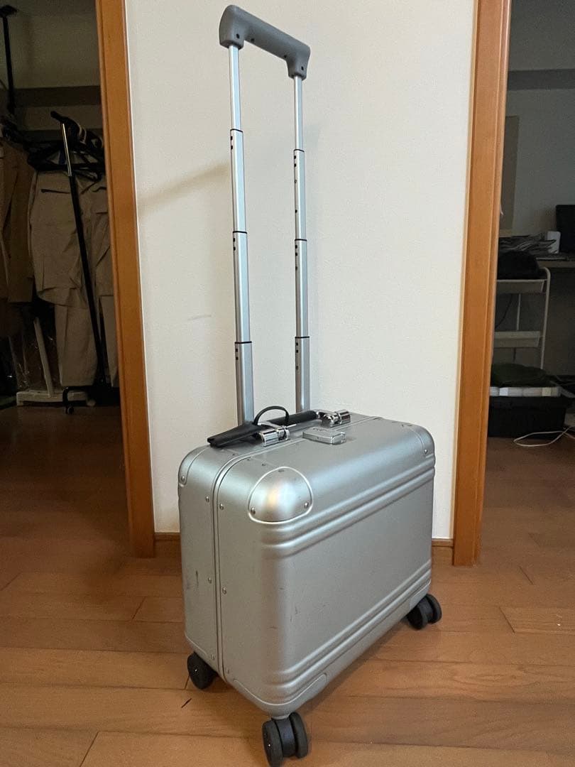 バッグ Carry-On Business Case 28L