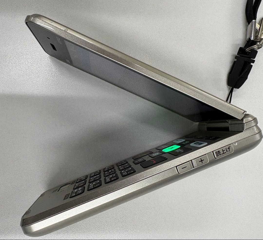 auガラケー KYOCERA KYF43 シルバーかんたん携帯電話