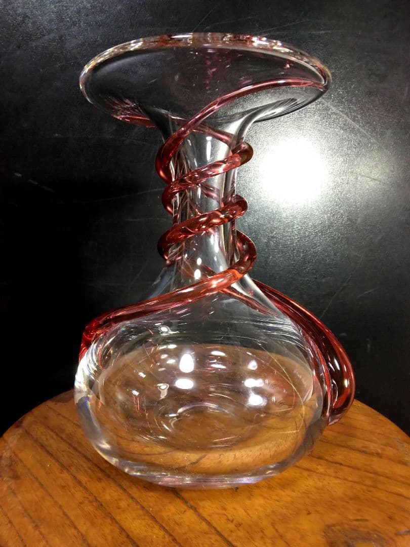 フランス　一点物　クリスタル　フラワーベース　アート　サイン　スパイラル　赤　花