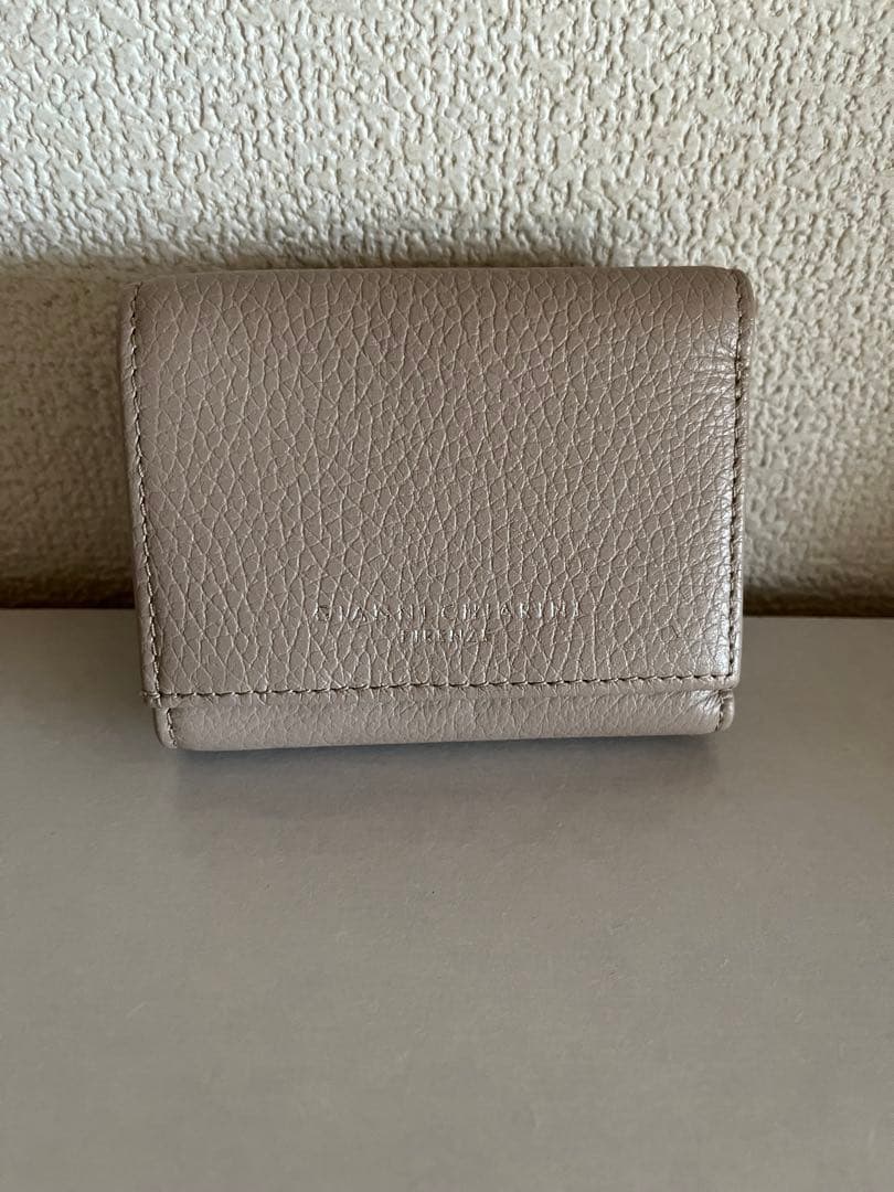 ジャンニキアリーニ　三つ折り財布