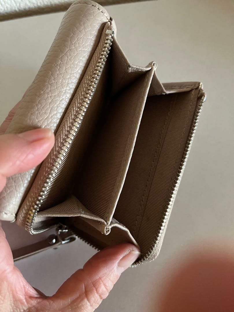 ジャンニキアリーニ　三つ折り財布