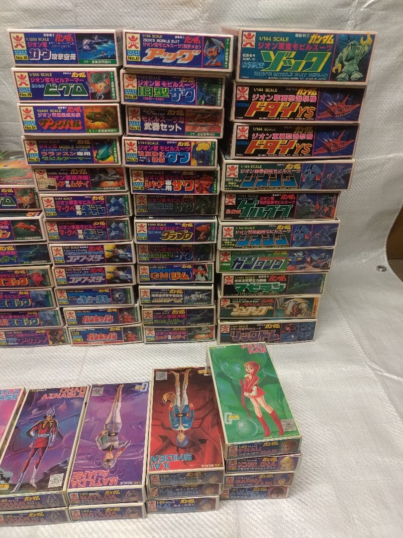 バンザイバンダイ ガンダム プラモデル セット