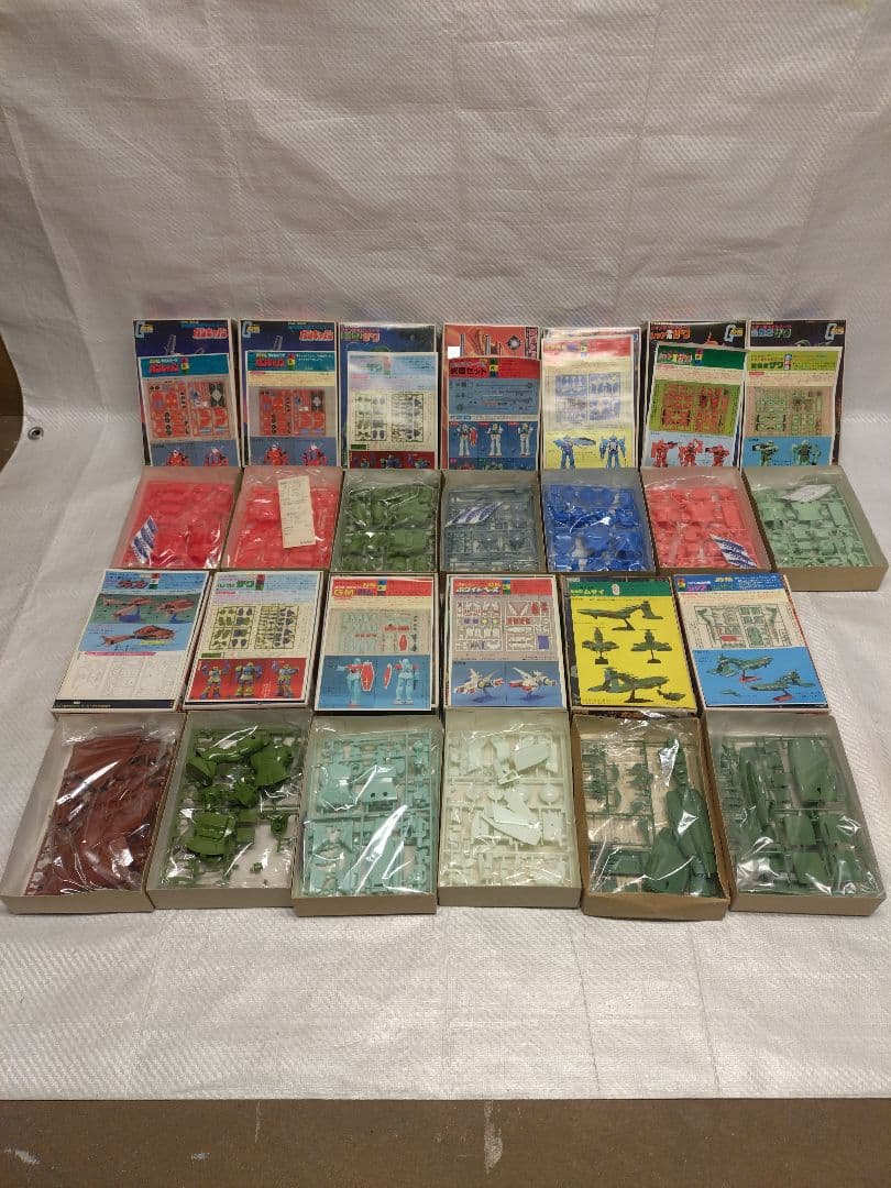 バンザイバンダイ ガンダム プラモデル セット