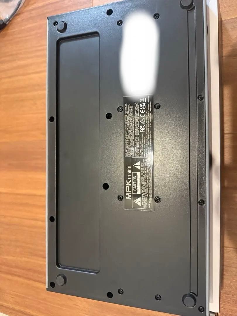 AKAI MPKmini MIDIコントローラー