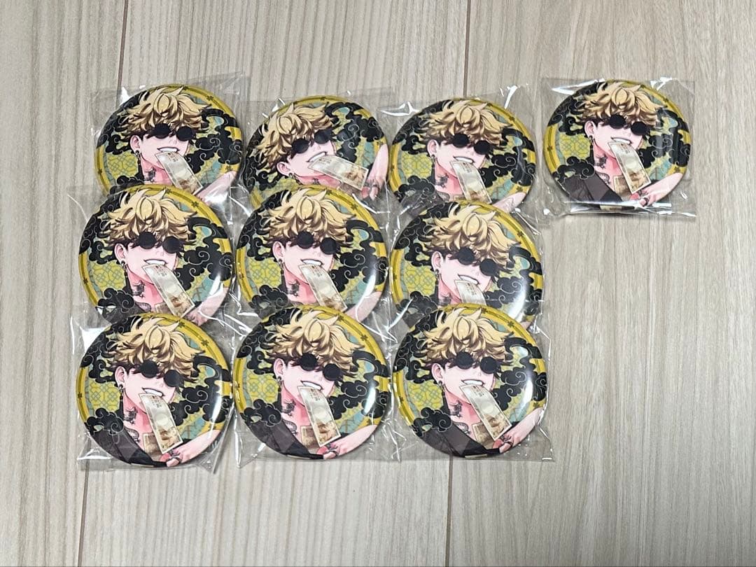 極楽街 近すぎて美しい極近店ver チェーン付き缶バッジ 辰臣