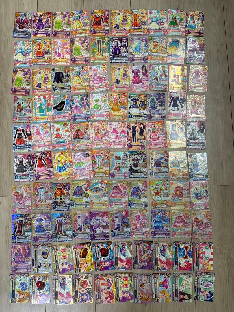 アイカツ　ファイル　公式ファンブック　カード700枚以上