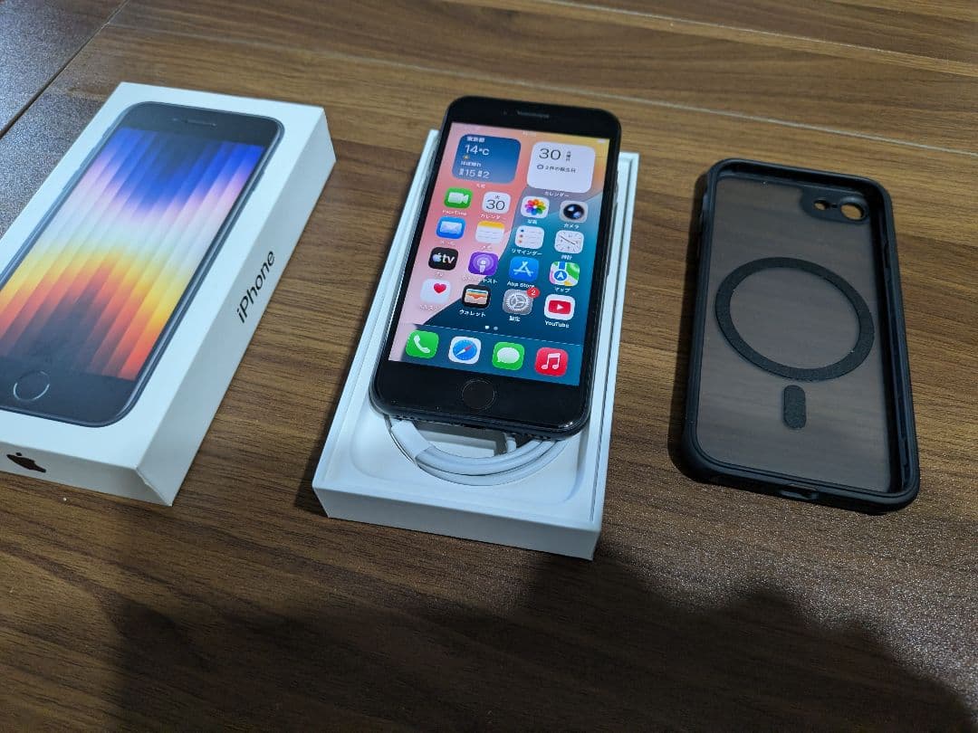 Apple iPhoneSE3 SIMフリーミッドナイト256GB