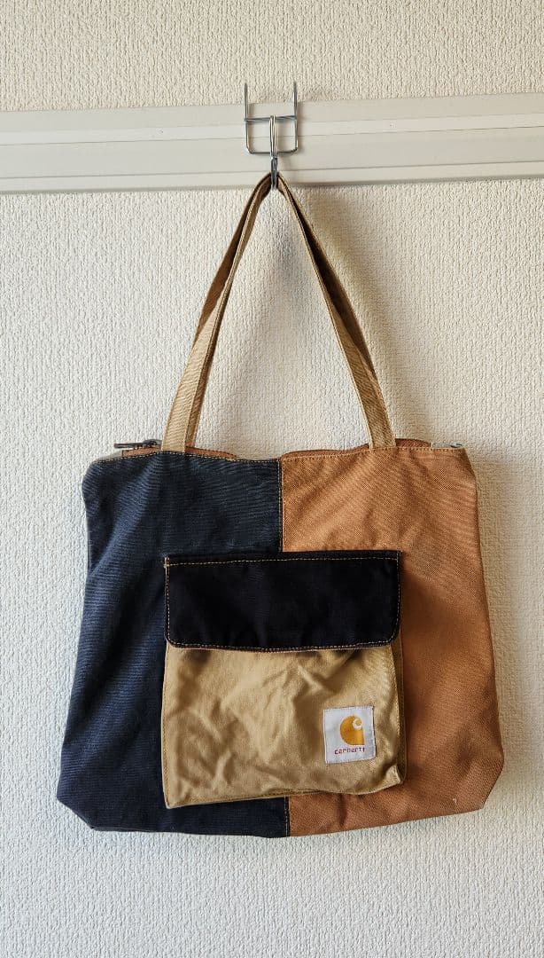 Carharttフード付きブルゾン&トートバッグ